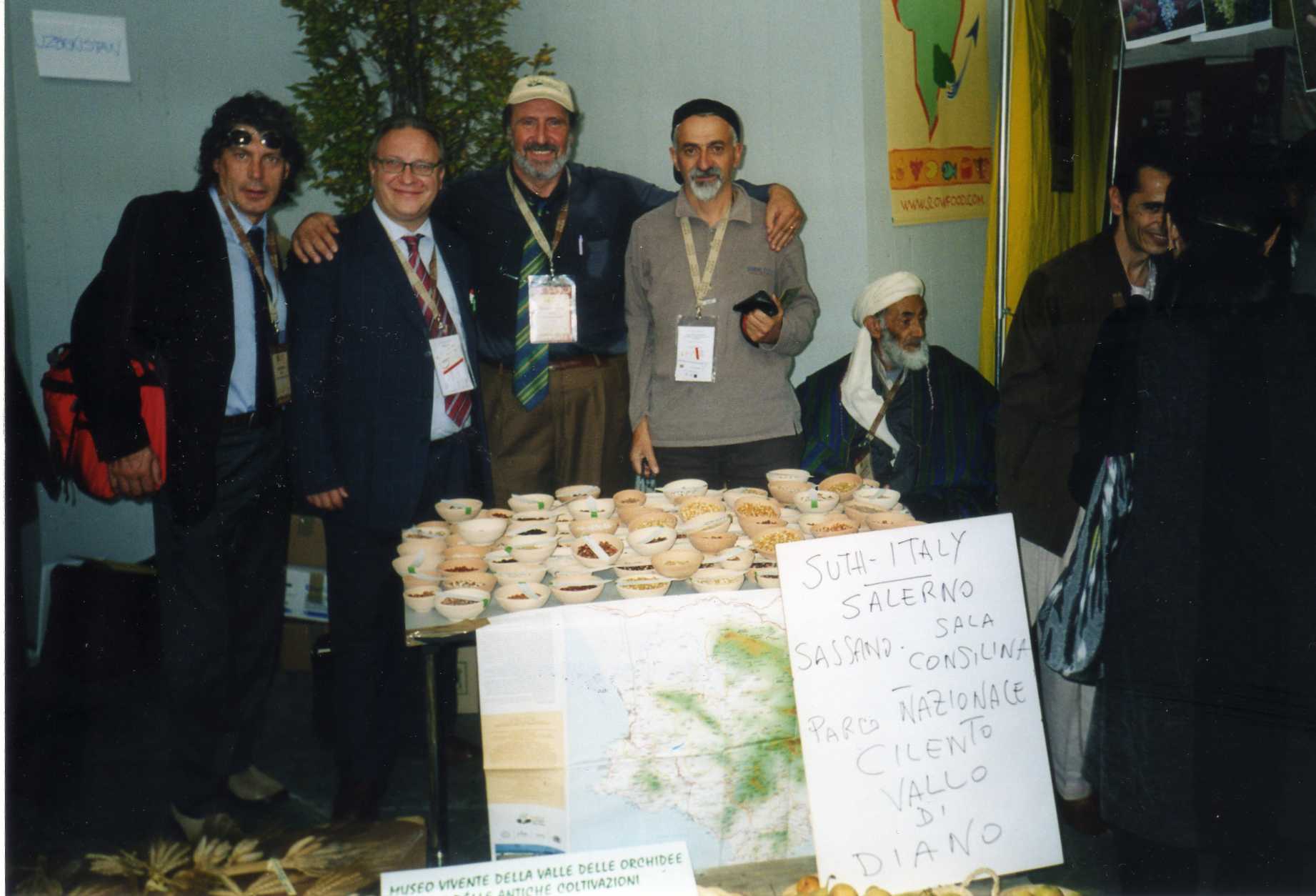Varietà locali esposte durante una fiera agricola